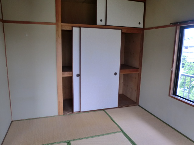 収納天袋のある和室
